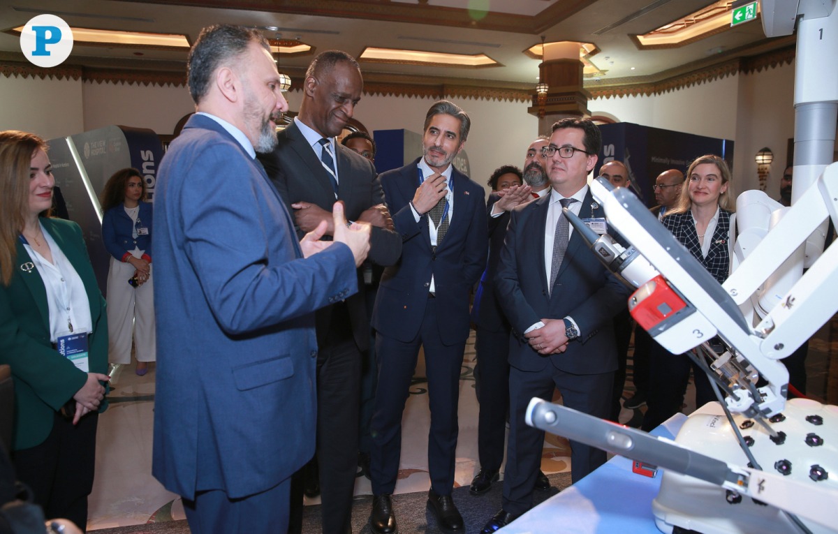 US Ambassador to Qatar H E Timmy Davis being briefed about the latest robotic surgery facilities available at The View Hospital in the presence of Dr. Fatih Mehmet Gul, the hospital's Chief Executive Officer, and Dr. Andy Jaffal, its chief medical officer. Photos by: Rajan Vadakkemuriyil/The Peninsula.

