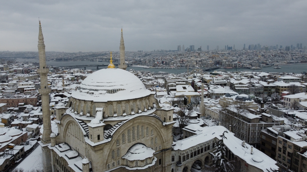 File photo: Nuruosmaniye Mosque in Eminonu district is seen during heavy snowfall in Istanbul, Tukiye, January 25, 2022. Picture taken with a drone. REUTERS/Umit Bektas

