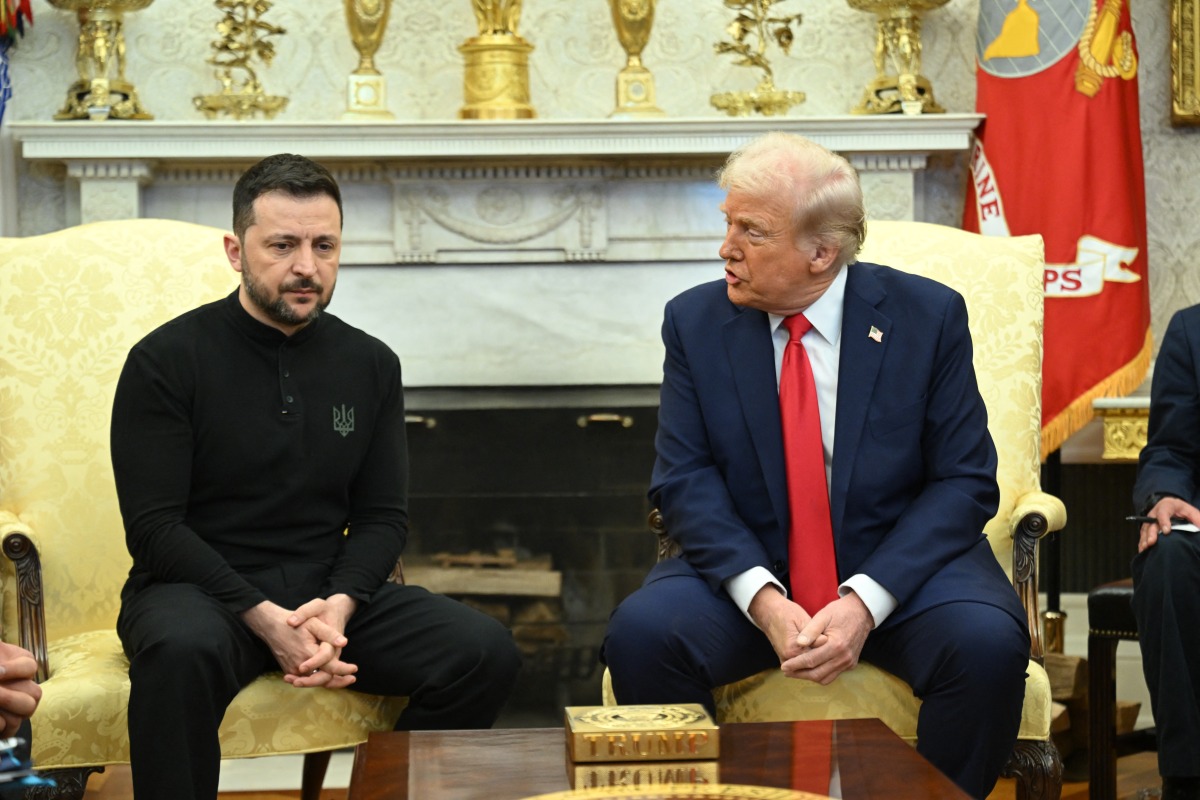 US President Donald Trump and Ukraine's President Volodymyr Zelensky meet in the Oval Office of the White House in Washington, DC, February 28, 2025. Photo by SAUL LOEB / AFP.
