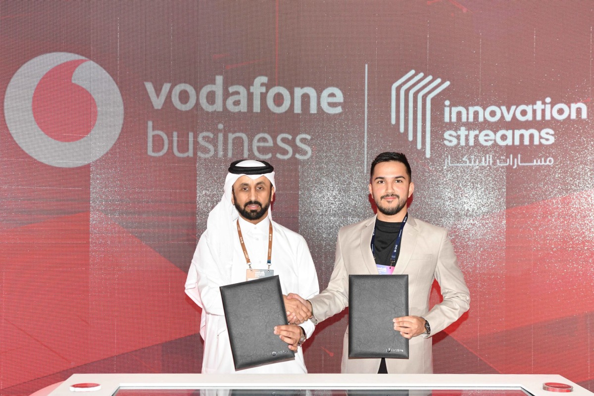 Vodafone Qatar and Innovation Streams officials at the MoU signing.