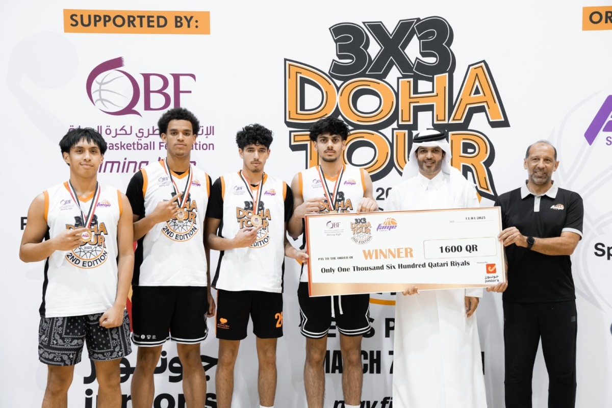 Qatar Basketball Federation President Mohammed bin Saad Al Mughaiseeb (second right) and FAME Sports Academy General Manager Engineer Ahmed Hamouda presented the medals to the winners.