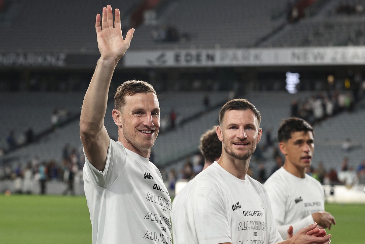 New Zealand’s Chris Wood acknowledges the crowd after their victory during the FIFA World Cup 2026 Oceania qualifiers group final football match between New Zealand and New Caledonia at Eden Park Stadium in Auckland on March 24, 2025. Photo by DAVID ROWLAND / AFP.