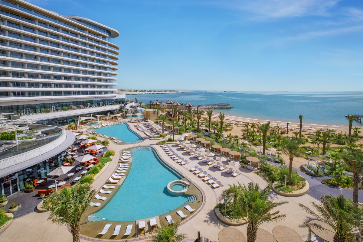 Discover fun at Wadi Lusail Waterpark, featuring exciting rides for every age, or take the family surfing at the friendly Aloha Surf Club.