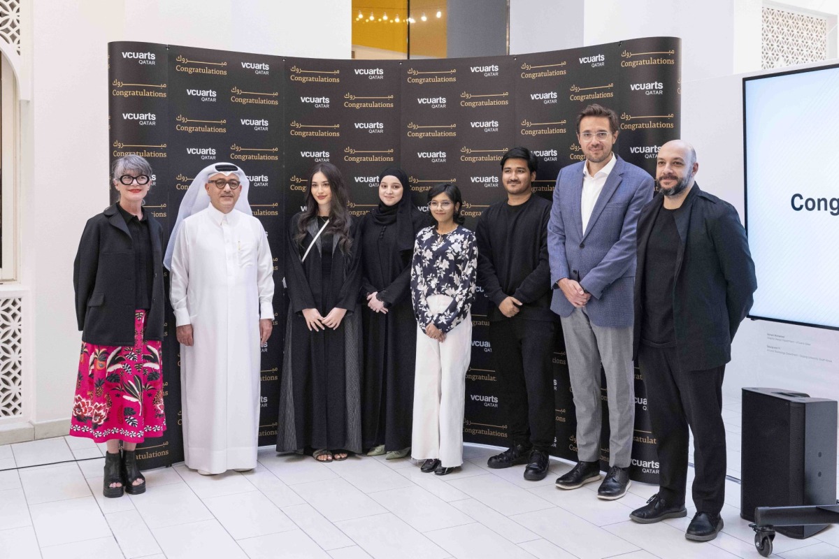 Arab Engineering Bureau’s Group Chief Executive Officer and Chief Architect, Ibrahaim Jaidah and Dean of VCUarts Qatar, Amir Berbić with AEB award recipients and faculty members. 