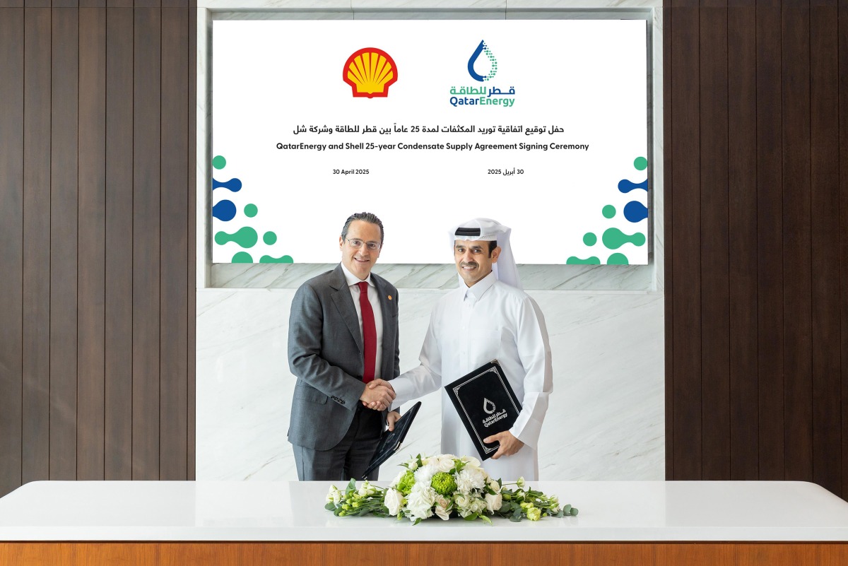 Minister of State for Energy Affairs, President and CEO of QatarEnergy, HE Saad Sherida Al-Kaabi and CEO of Shell, Wael Sawan during the agreement signing.