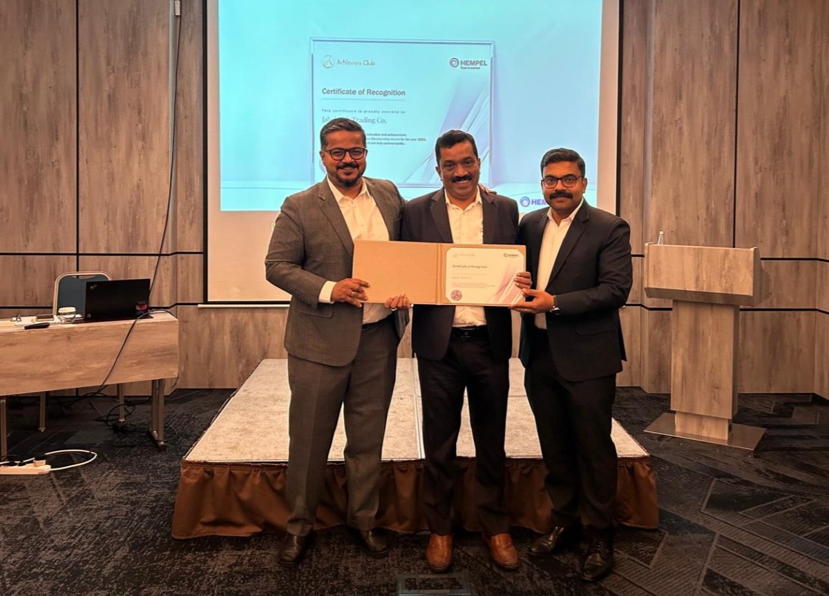 Managing Director of Qatar Tec, Jebi K John, receiving the award.