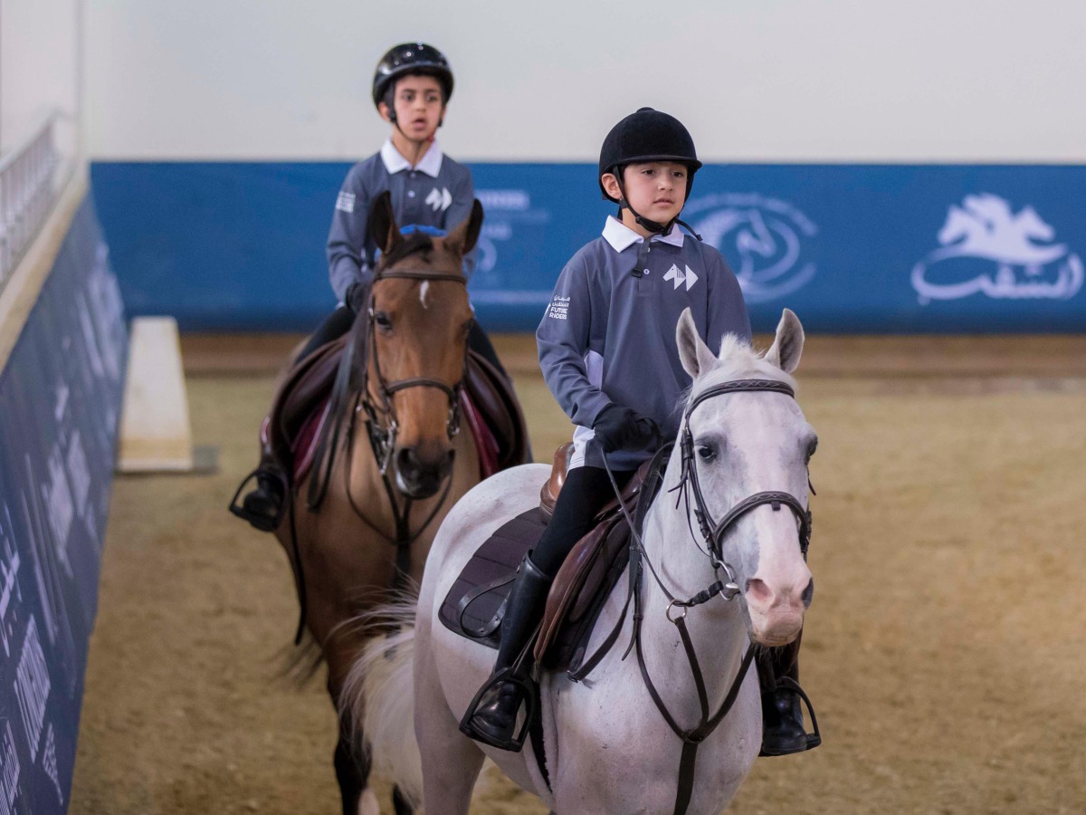 The programme offers a rich and diverse curriculum, including horseback riding fundamentals, balance and flexibility-enhancing sports activities, and workshops on horse care and equine behaviour.