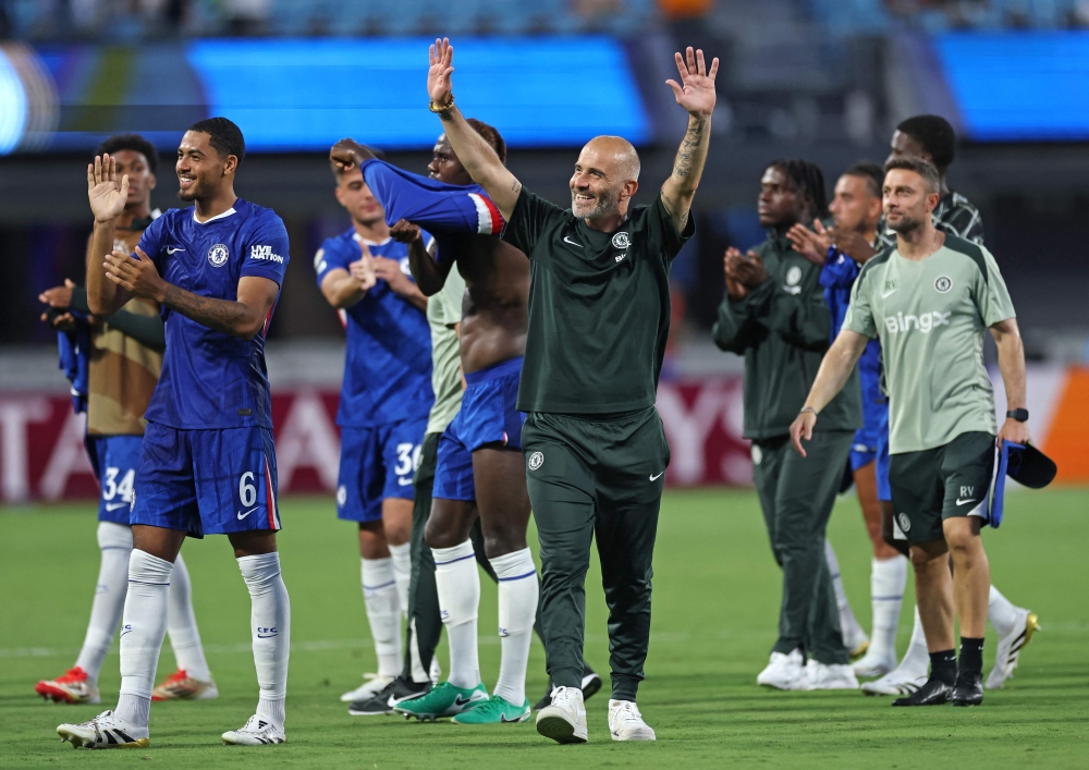 Enzo Maresca, Head Coach of Chelsea FC, acknowledges the crowd following the FIFA Club World Cup 2025 round of 16 match between SL Benfica and Chelsea FC at Bank of America Stadium on June 28, 2025 in Charlotte, North Carolina. Buda Mendes/Getty Images/AFP