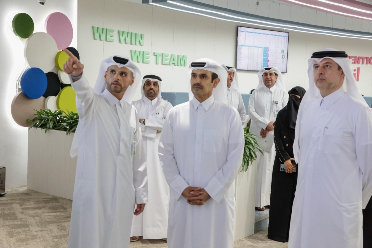 Minister of State for Energy Affairs H E Saad Sherida Al-Kaabi, President of Kahramaa H E Abdulla bin Ali Al-Theyab being briefed during the visit to Advanced Metering Infrastructure (AMI) facility.