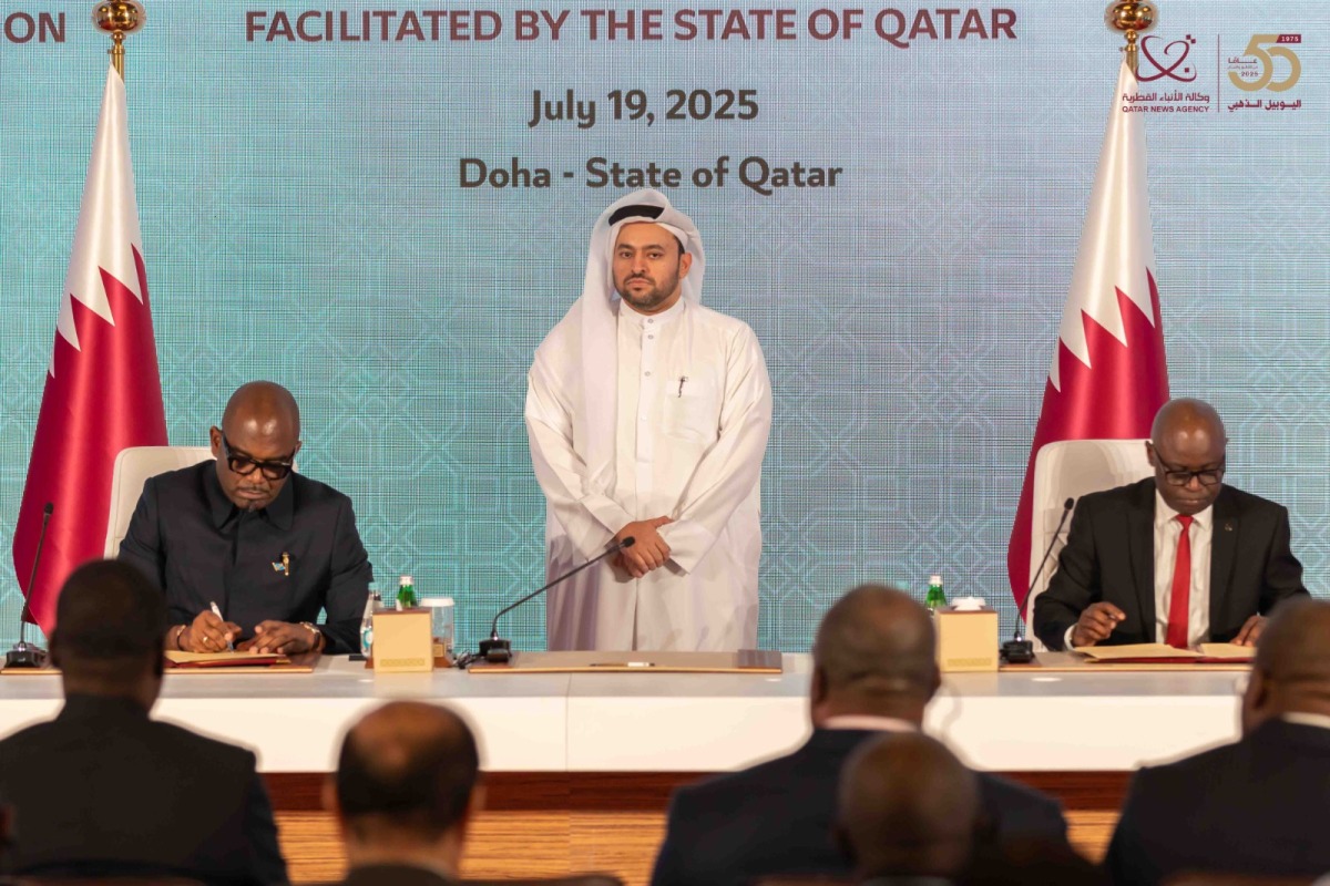 Minister of State at the Ministry of Foreign Affairs H E Dr. Mohammed bin Abdulaziz bin Saleh Al-Khulaifi and Presidential Envoy and Senior Advisor for Africa at the US Department of State H E Massad Boulos during the signing ceremony for a Declaration of Principles between the Government of the Democratic Republic of the Congo and the Congo River Alliance/March 23 Movement in Doha yesterday.