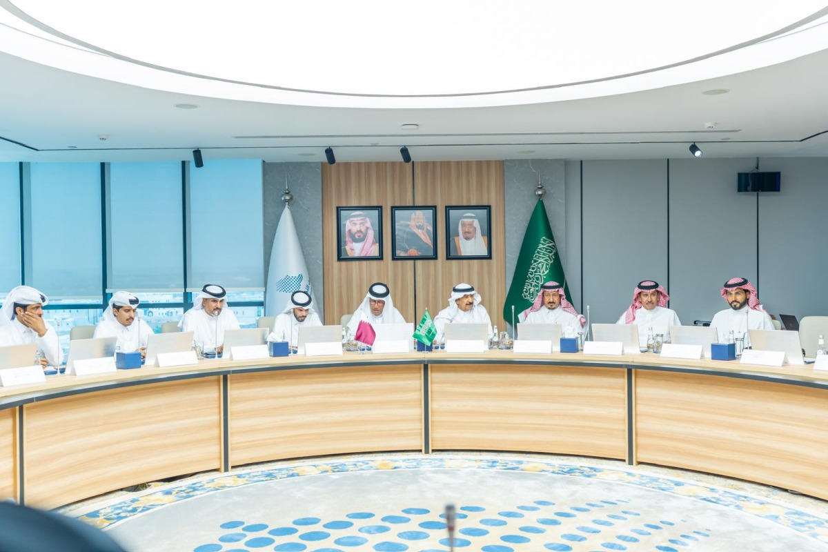 Board Member and Chairman of the Services Committee and the Qatari Committee for Shipping and Supply, Eng. Ali bin Abdul Latif Al-Misnad with other officials during the meeting.