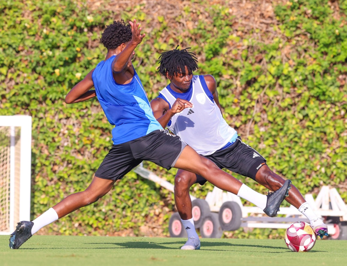 Al Wakrah’s Gelson Dala (right) in action with a teammate during training.
