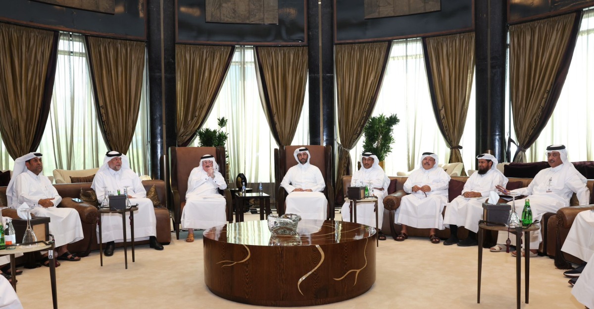 Minister of Municipality H E Abdullah bin Hamad bin Abdullah Al Attiyah in a meeting yesterday with Qatari farm owners.