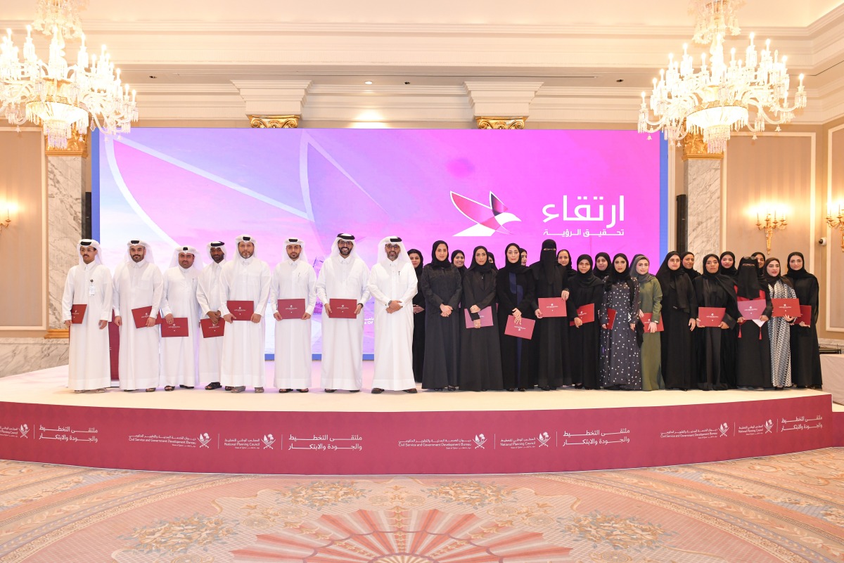 CGB President and NPC Secretary-General Dr. Abdulaziz bin Nasser bin Mubarak Al Khalifa with participants during the forum.
