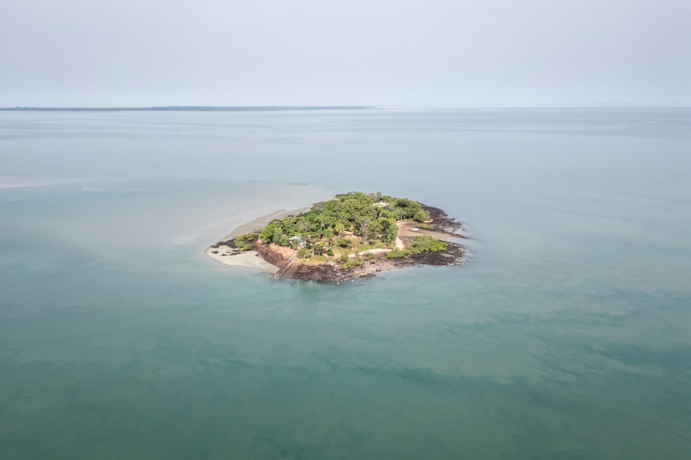  An aerial view of an island on the Bijagos Archipelago on Decemer 1, 2025. (Photo by Patrick Meinhardt / AFP)