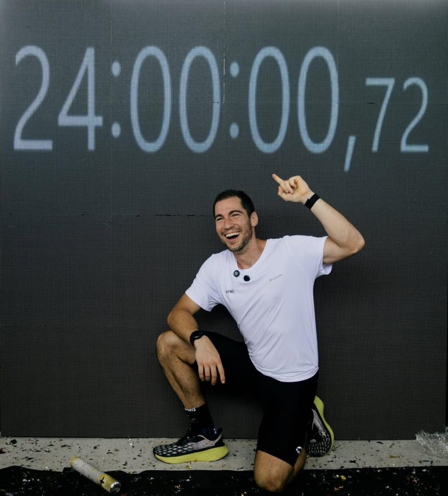 A photo of Pepe Fiamonini at Rio de Janeiro’s Ipanema beach. (Photo taken from the official Instagram account of YoPRO Brasil)