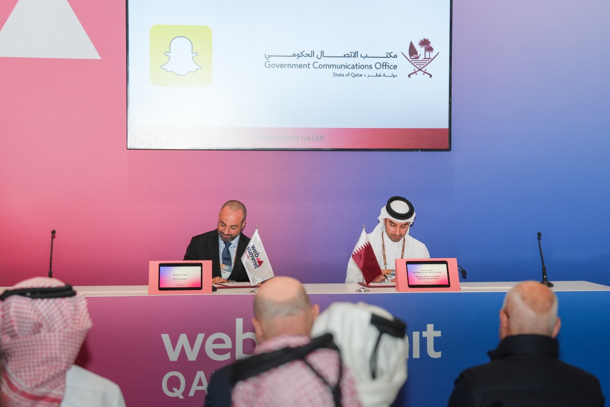 Director of the Government Communications Office Sheikh Jassim bin Mansour bin Jabor Al Thani and Vice President of Snap Inc Hussein Freijeh at the signing ceremony.