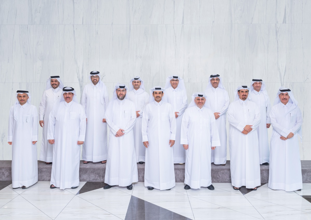 Minister of State for Energy Affairs, President and CEO of QatarEnergy, H E Saad Sherida Al-Kaabi and the retiring Executive Vice President for Finance and Planning at QatarEnergy, Abdulrahman Ahmad Al-Shaibi with other officials during the reception.