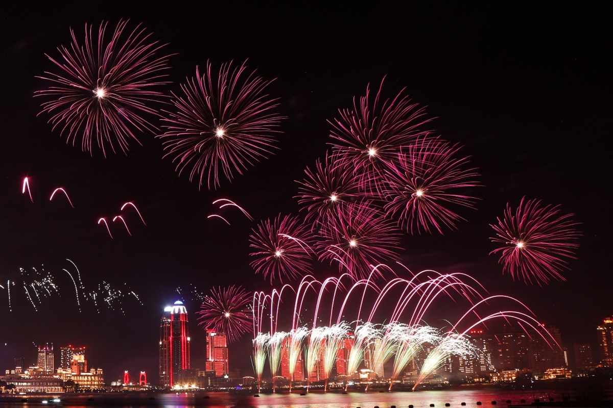 Spectacular fireworks lit up the skyline over Katara Cultural Village yesterday.  Pic: Rajan Vadakkemuriyil / The Peninsula.