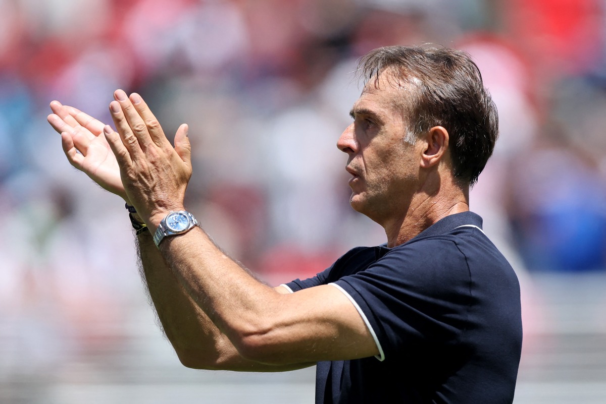 Qatar head coach Julen Lopetegui