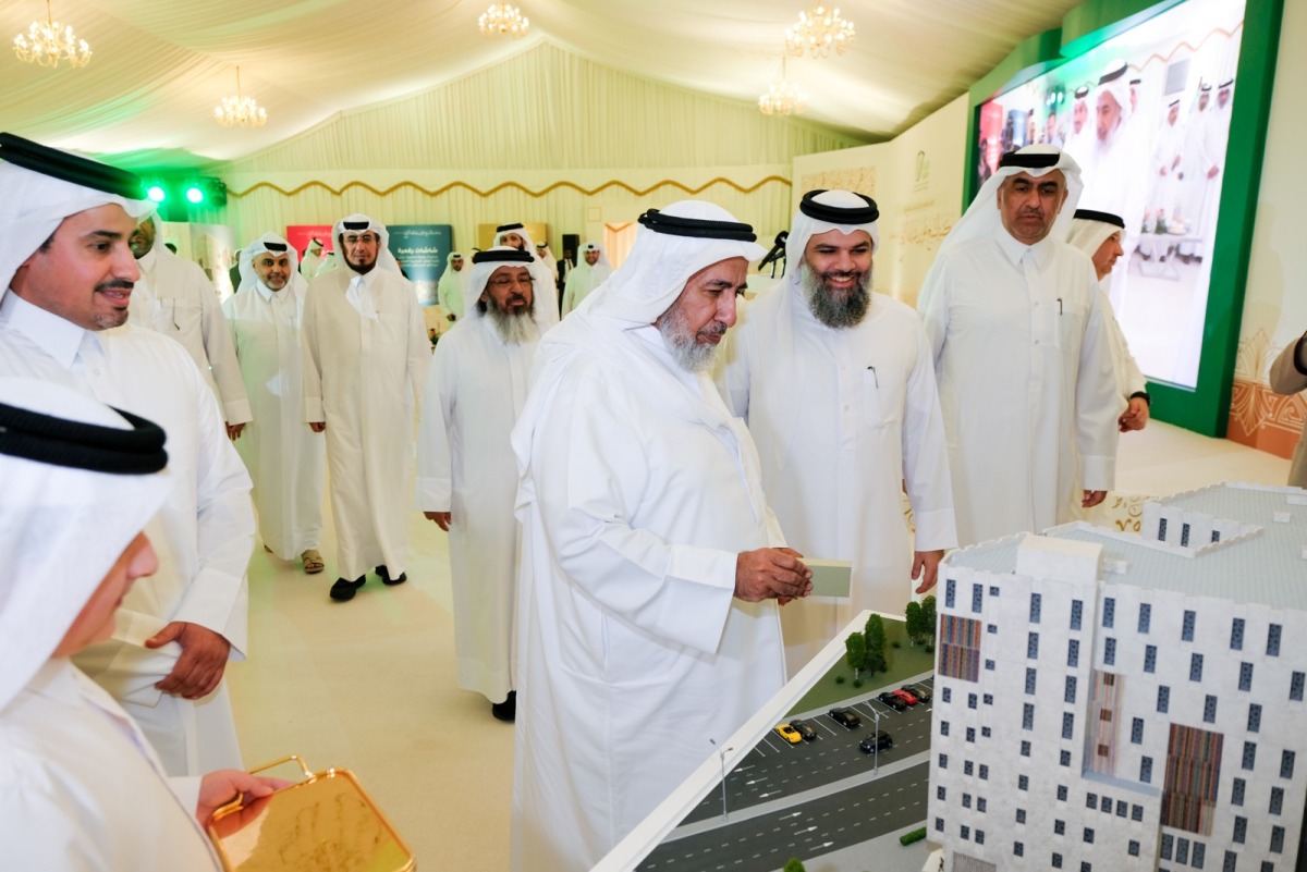 Minister of Awqaf and Islamic Affairs H E Ghanem bin Shaheen bin Ghanem Al Ghanim laying foundation stone for the Sheikh Ali Bin Abdullah Al Thani Endowment Library in Umm Ghuwailina yesterday. 
