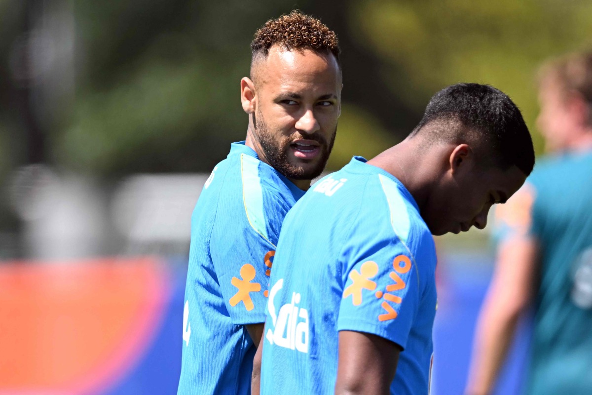 Brazil's forward #10 Neymar (L) and Brazil's forward #19 Endrick take part in a training session at the Columbia Park Training Facility in Morristown, New Jersey on July 2, 2026, during the 2026 World Cup football tournament. (Photo by MAURO PIMENTEL / AFP)