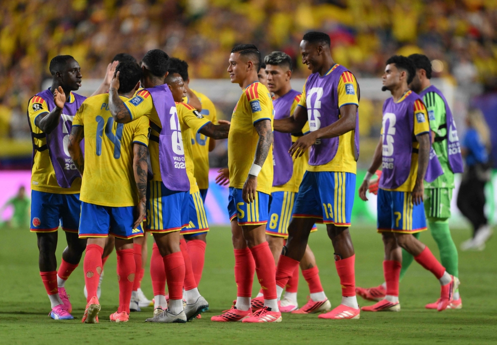 Colombia players celebrate after the 1-0 win during the FIFA World Cup 2026 Round of 32 match between Colombia and Ghana at Kansas City Stadium o in Kansas City, Missouri.  (Photo by David Ramos / AFP)