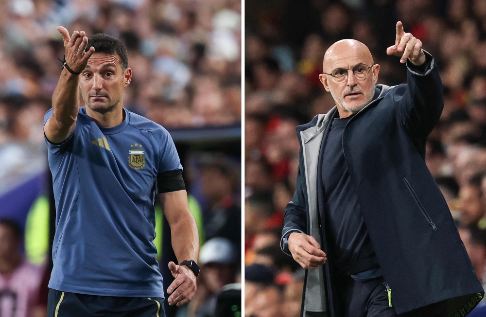 (Combo) This combination of file photos created on July 16, 2026, shows Argentina's head coach Lionel Scaloni in Kansas City on July 11, 2026 (L); and Spain's Spanish coach Luis de la Fuente in Cornella de Llobregat on March 31, 2026. (Photo by Odd Andersen and Lluis Gene / AFP)