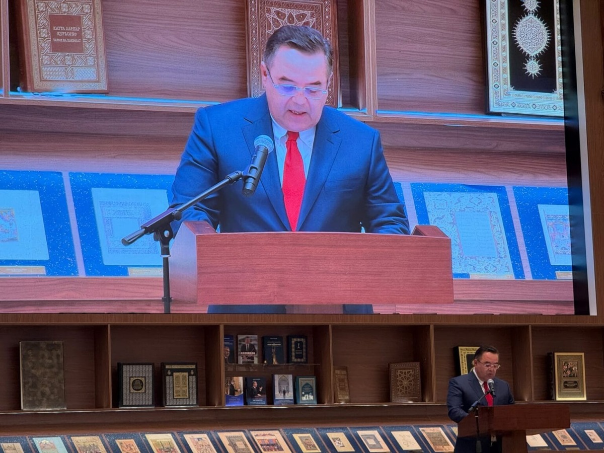 Dr. Firdavs Abdukhalikov, Director General of the Center for Islamic Civilization in Uzbekistan speaking during the forum.