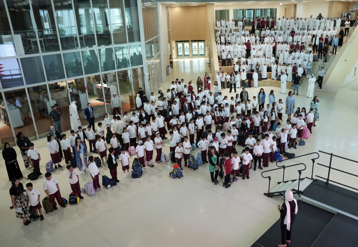 The new building accommodates up to 1,800 students, with advanced facilities for learning, sports, arts, and innovation