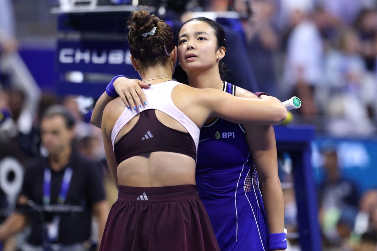 Iva Jovic of the United States hugs after a win against Alexandra Eala of Philippines during their Women's Singles Third Round match on Day Seven of the 2026 US Open at USTA Billie Jean King National Tennis Center on September 05, 2026 in the Flushing neighborhood of the Queens borough of New York City. (Photo by JULIAN FINNEY / GETTY IMAGES NORTH AMERICA / Getty Images via AFP)