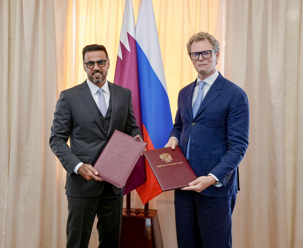 President of GTA Khalifa bin Jassim Al Jaham Al-Kuwari with Commissioner of Federal Tax Service Daniil Egorov.